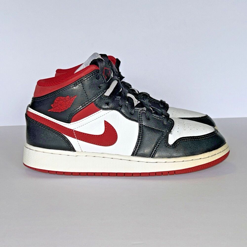 Nike Air Jordan 1 Mid Gym 5Y Big Kid White Black Red - Picture 5 of 16